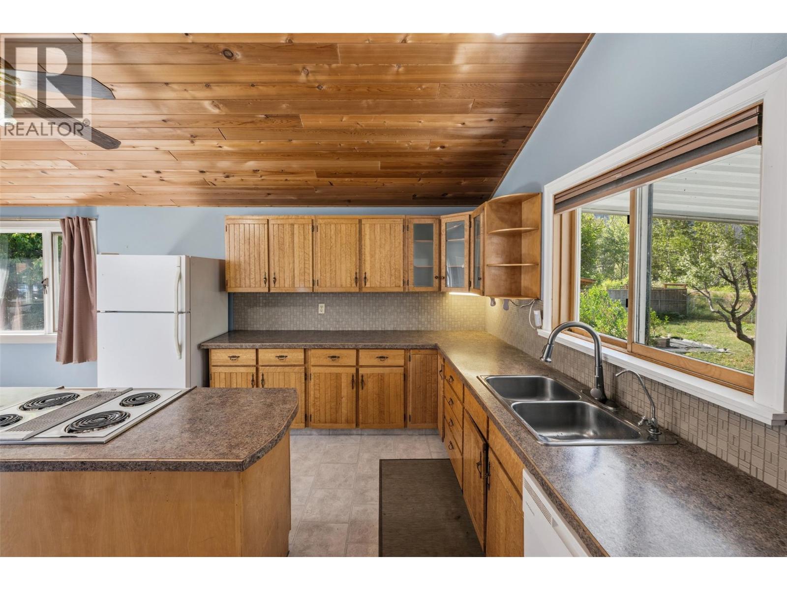1220 Sykes Crescent, Keremeos, British Columbia  V0X 1N3 - Photo 21 - 10388200
