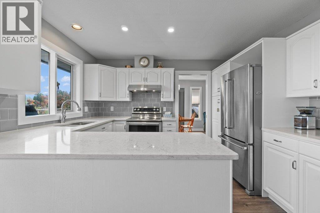 2121 3 Avenue Se, Salmon Arm, British Columbia  V1E 1K1 - Photo 24 - 10388237