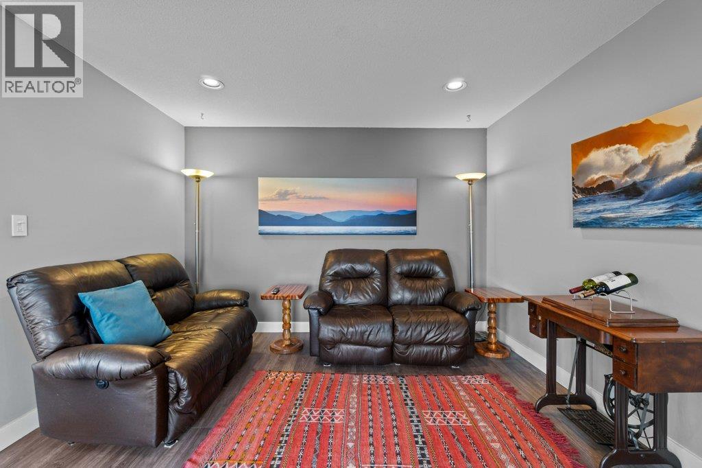 2121 3 Avenue Se, Salmon Arm, British Columbia  V1E 1K1 - Photo 31 - 10388237