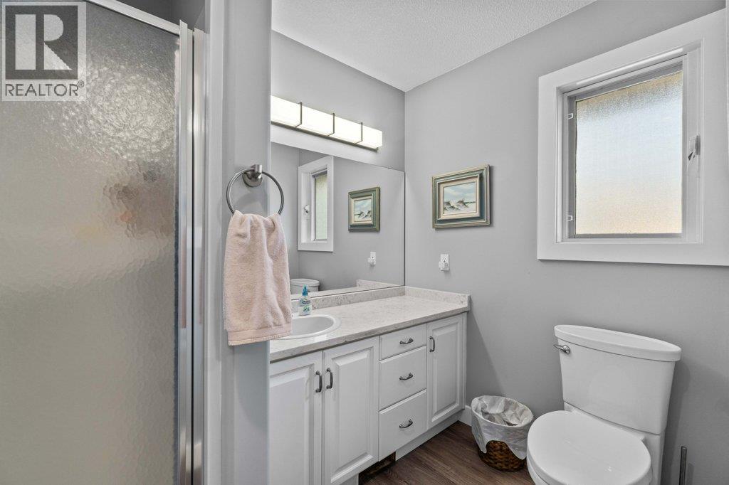 2121 3 Avenue Se, Salmon Arm, British Columbia  V1E 1K1 - Photo 40 - 10388237