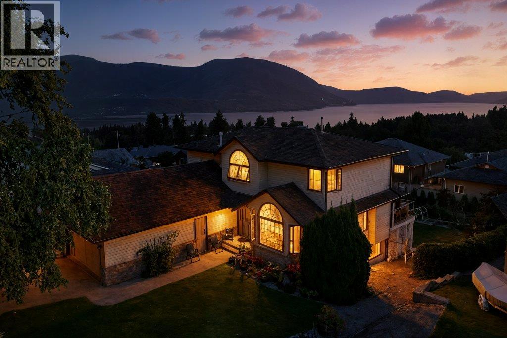 2121 3 Avenue Se, Salmon Arm, British Columbia  V1E 1K1 - Photo 5 - 10388237