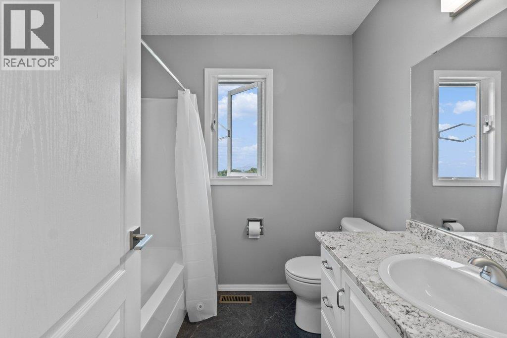 2121 3 Avenue Se, Salmon Arm, British Columbia  V1E 1K1 - Photo 53 - 10388237