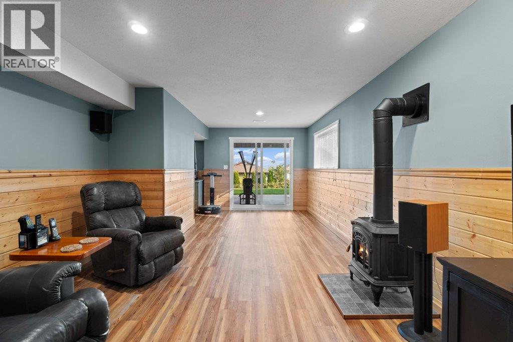 2121 3 Avenue Se, Salmon Arm, British Columbia  V1E 1K1 - Photo 63 - 10388237