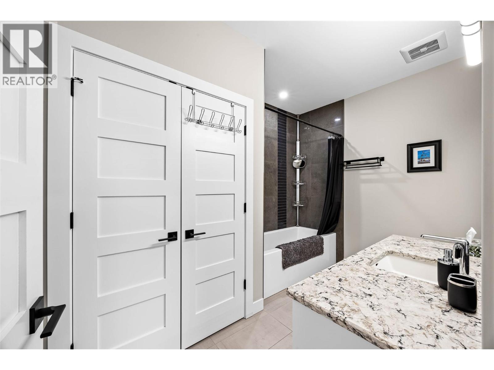 7450 Dallas Drive, Kamloops, British Columbia  V2C 6Z1 - Photo 10 - 10388169