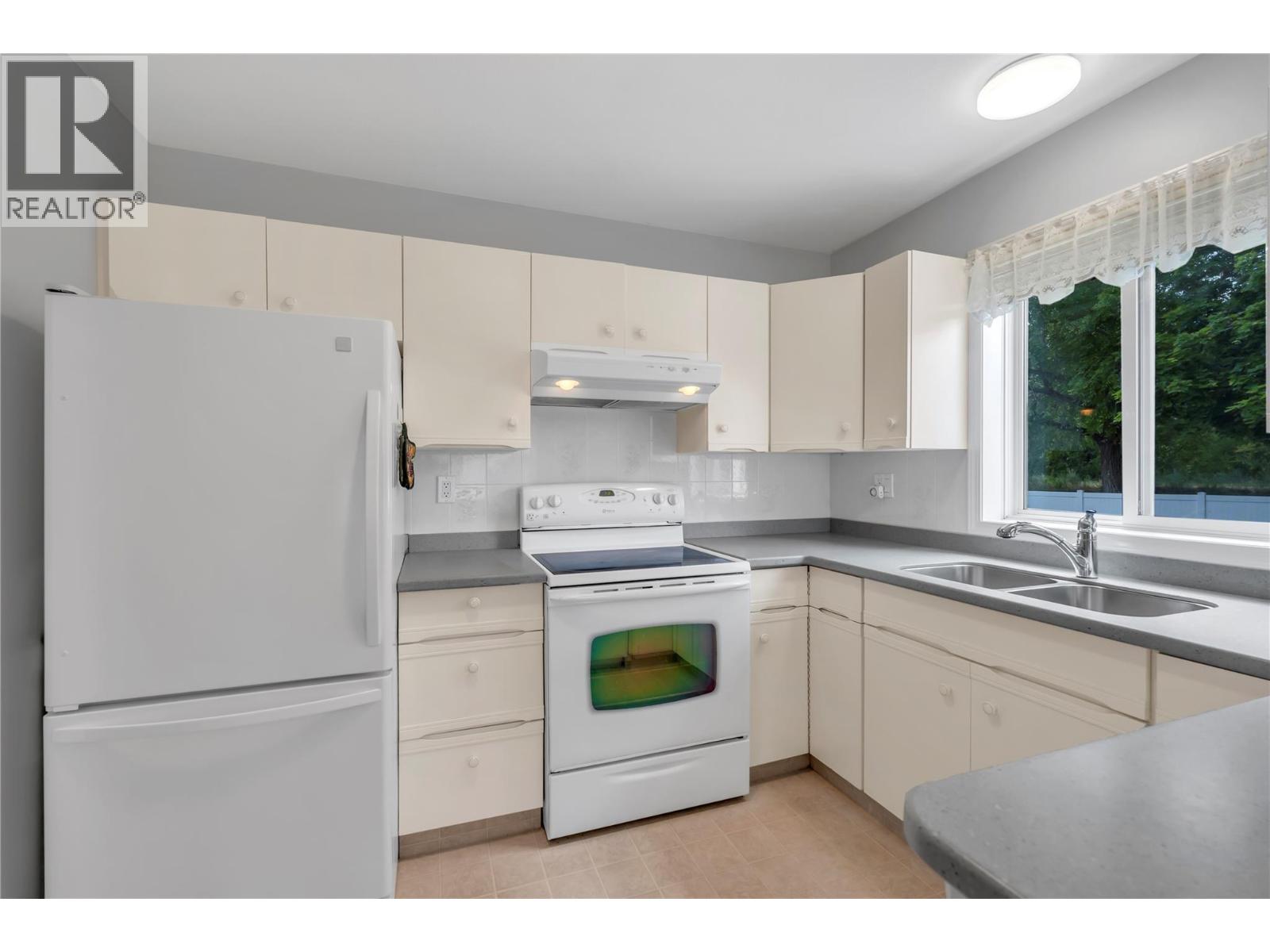 145 Redwing Place Unit# 8, Oliver, British Columbia  V0H 1T4 - Photo 10 - 10388137