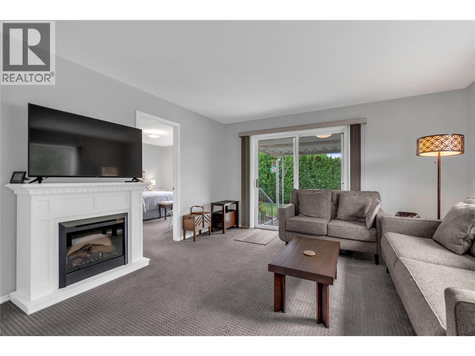 145 Redwing Place Unit# 8, Oliver, British Columbia  V0H 1T4 - Photo 2 - 10388137