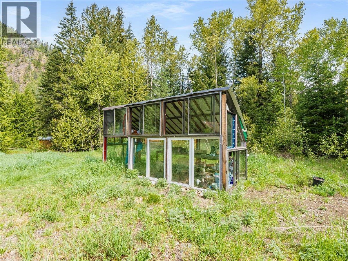 216 Porcupine Creek Road, Ymir, British Columbia  V0G 2K0 - Photo 12 - 10388117
