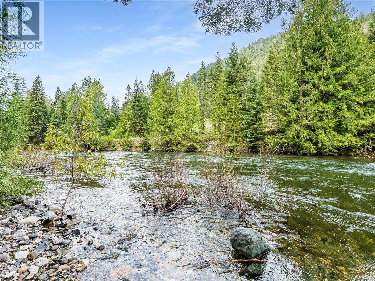 216 Porcupine Creek Road, Ymir, British Columbia  V0G 2K0 - Photo 18 - 10388117