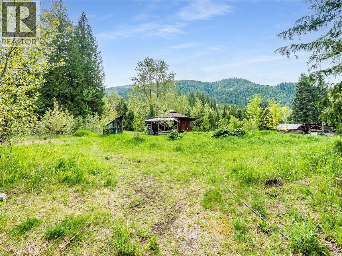 216 Porcupine Creek Road, Ymir, British Columbia  V0G 2K0 - Photo 19 - 10388117