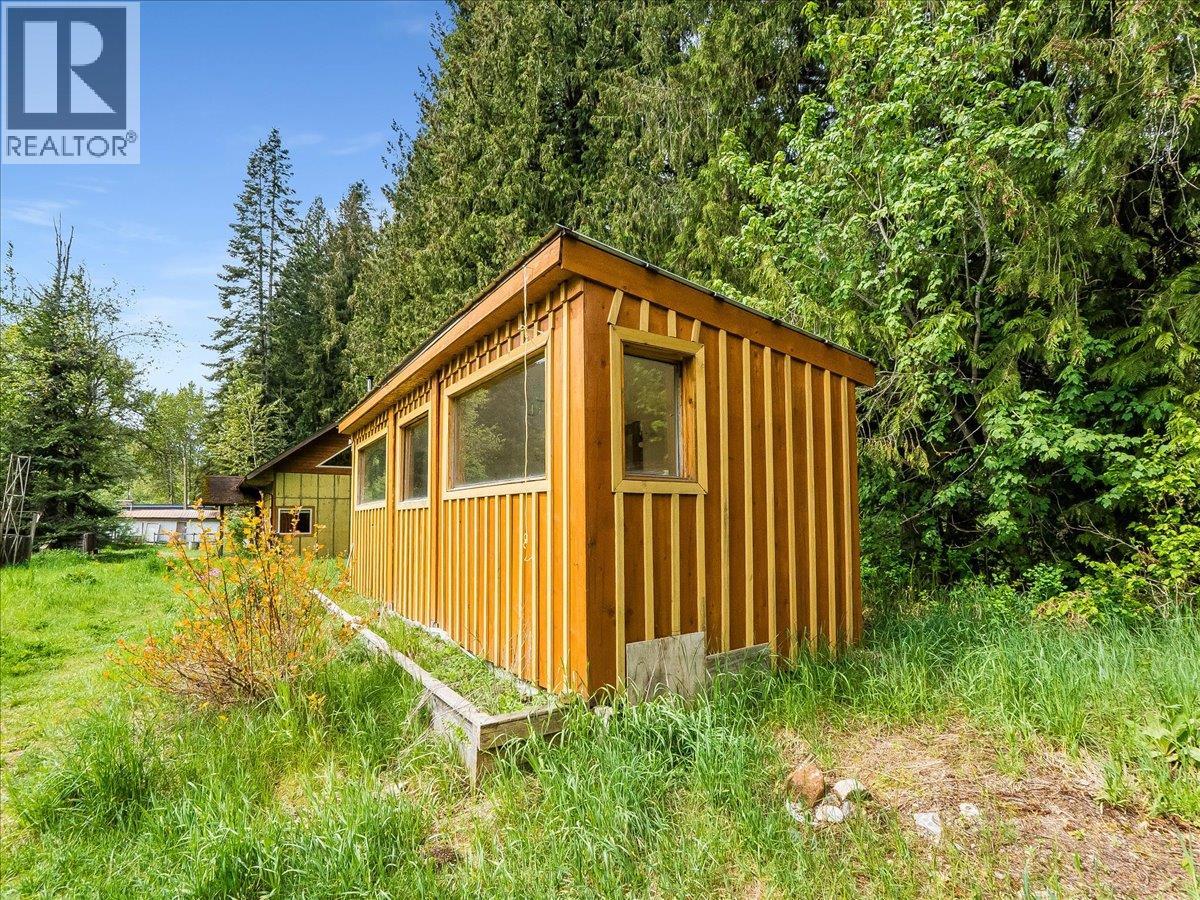 216 Porcupine Creek Road, Ymir, British Columbia  V0G 2K0 - Photo 20 - 10388117