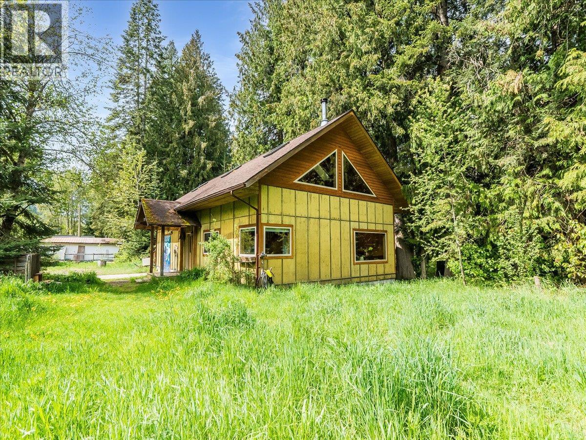 216 Porcupine Creek Road, Ymir, British Columbia  V0G 2K0 - Photo 21 - 10388117
