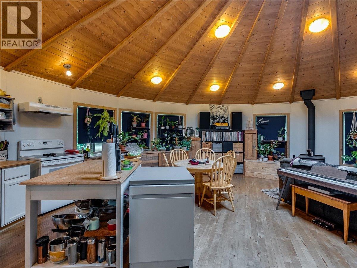 216 Porcupine Creek Road, Ymir, British Columbia  V0G 2K0 - Photo 26 - 10388117