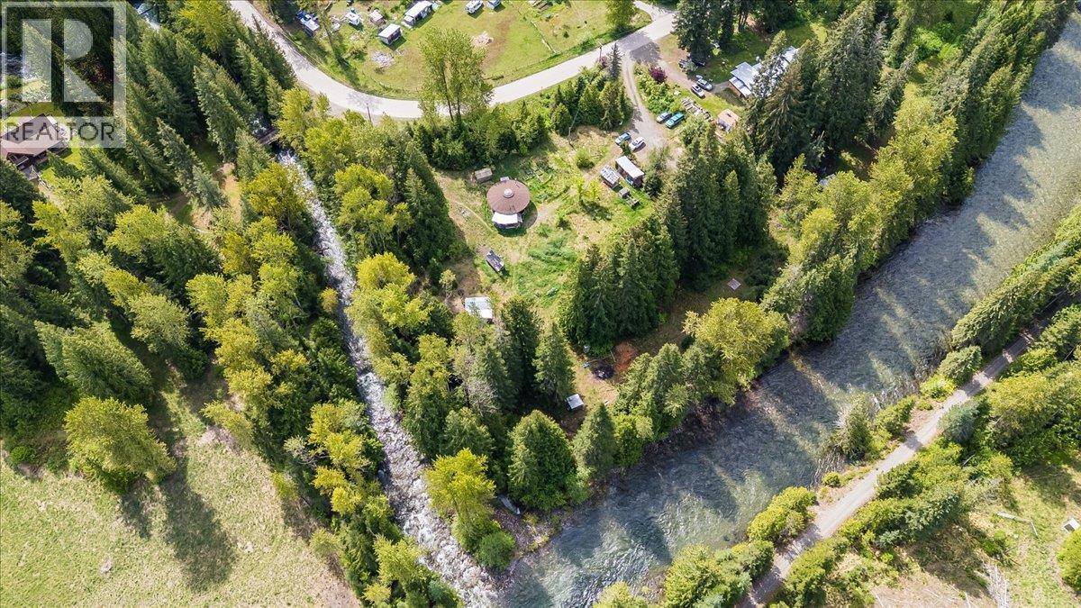 216 Porcupine Creek Road, Ymir, British Columbia  V0G 2K0 - Photo 4 - 10388117