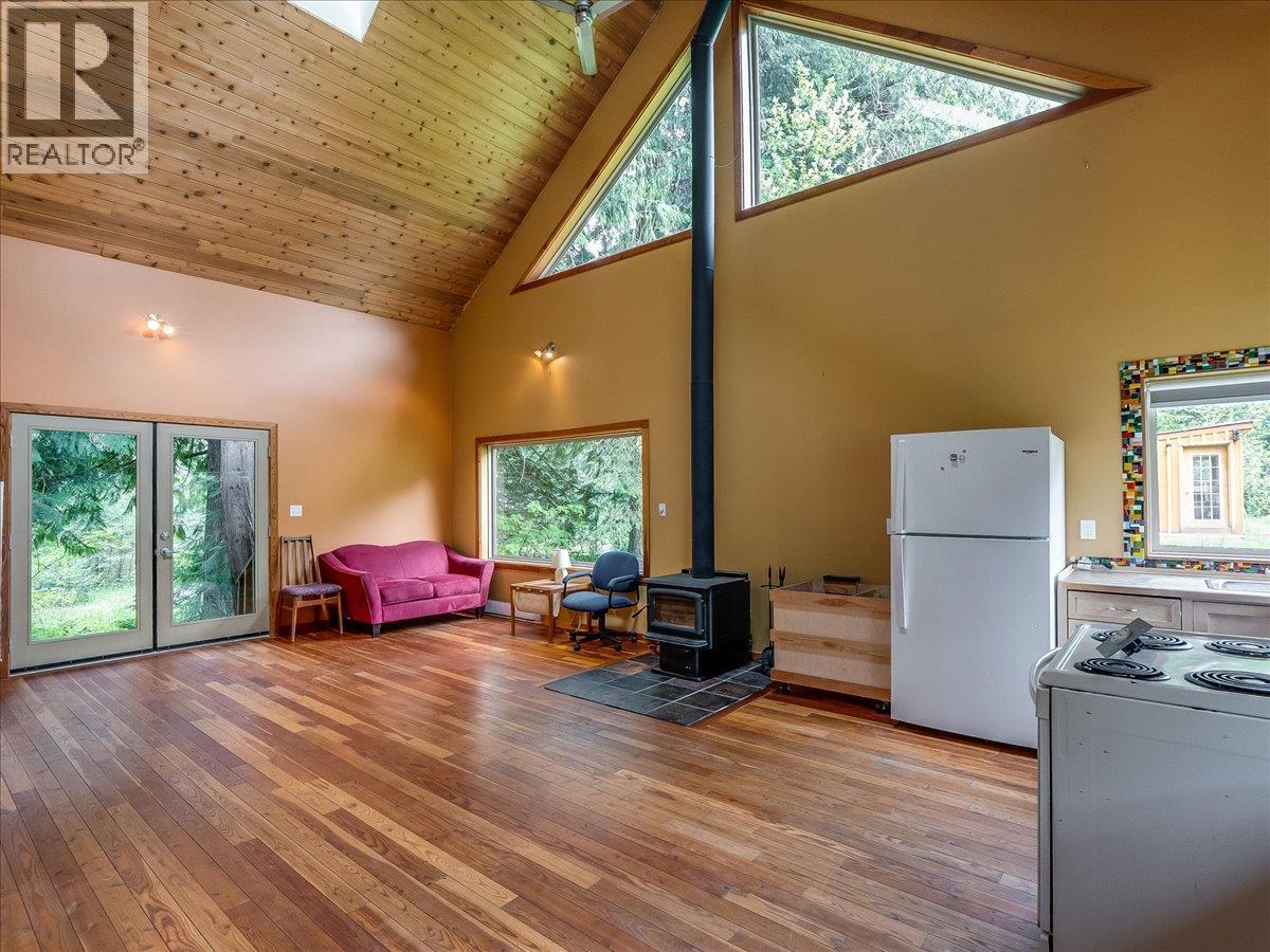 216 Porcupine Creek Road, Ymir, British Columbia  V0G 2K0 - Photo 40 - 10388117