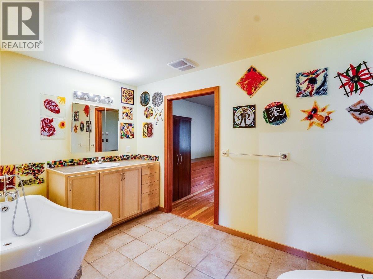 216 Porcupine Creek Road, Ymir, British Columbia  V0G 2K0 - Photo 50 - 10388117