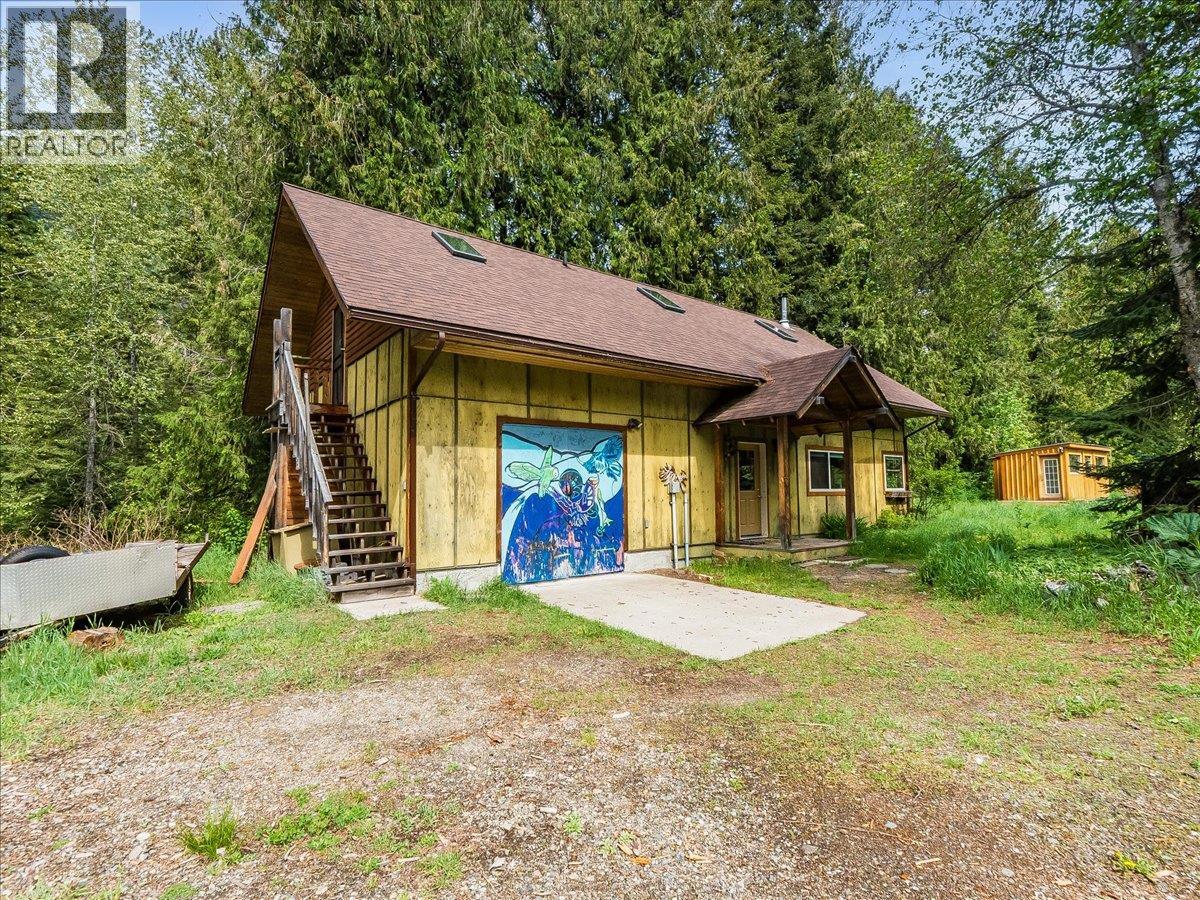 216 Porcupine Creek Road, Ymir, British Columbia  V0G 2K0 - Photo 7 - 10388117