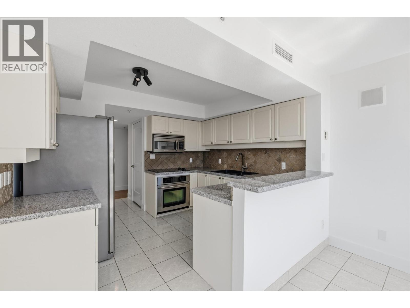 1160 Sunset Drive Unit# 701, Kelowna, British Columbia  V1Y 9P7 - Photo 13 - 10388397