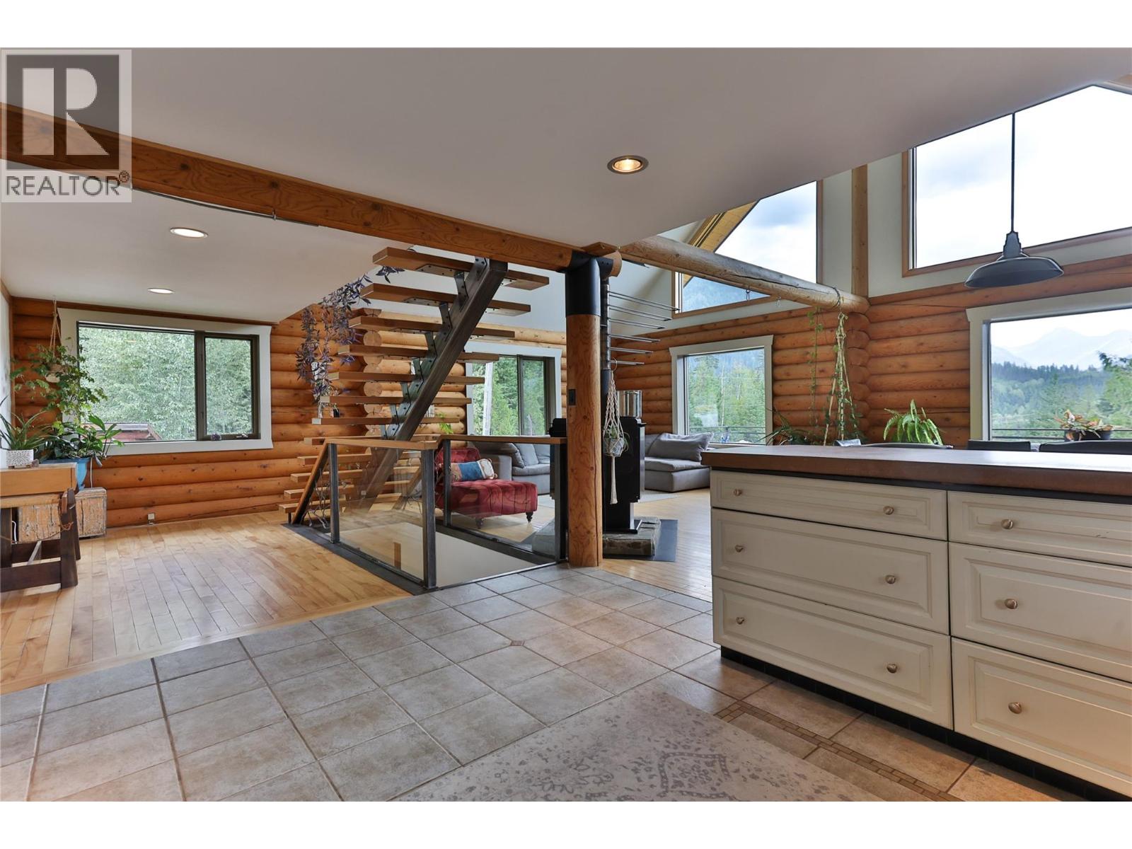 6580 Highway 6, Ymir, British Columbia  V0G 2K0 - Photo 49 - 10388405