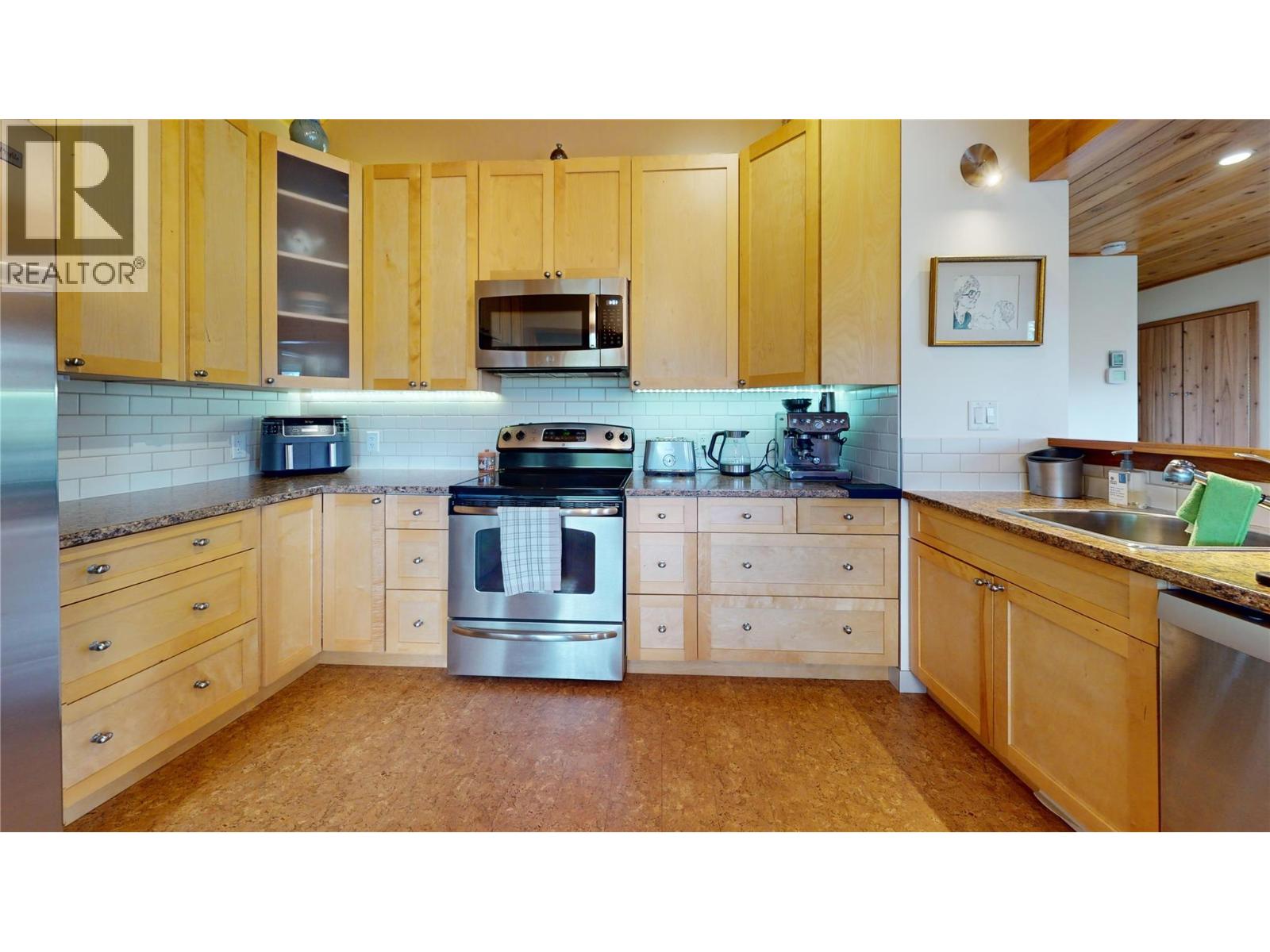 3286 Hurstfield Road, Blind Bay, British Columbia  V0E 1H1 - Photo 11 - 10388403