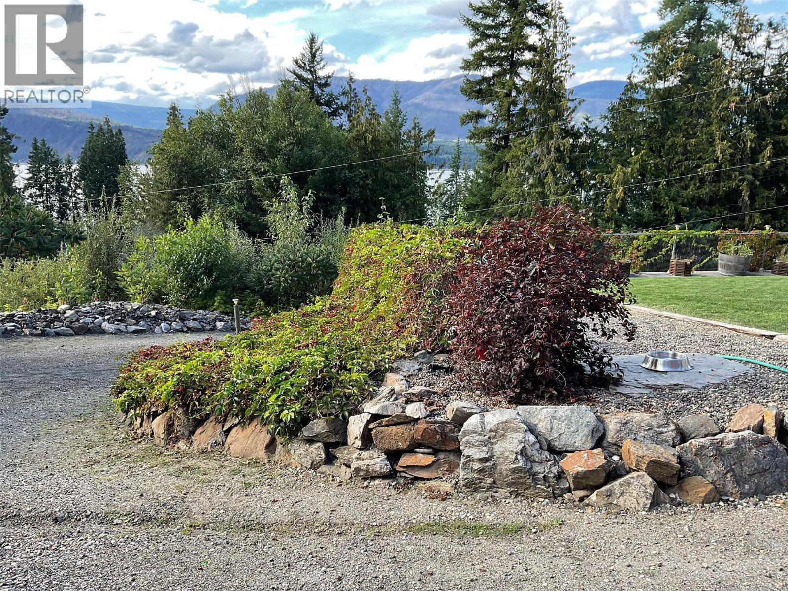 3286 Hurstfield Road, Blind Bay, British Columbia  V0E 1H1 - Photo 3 - 10388403