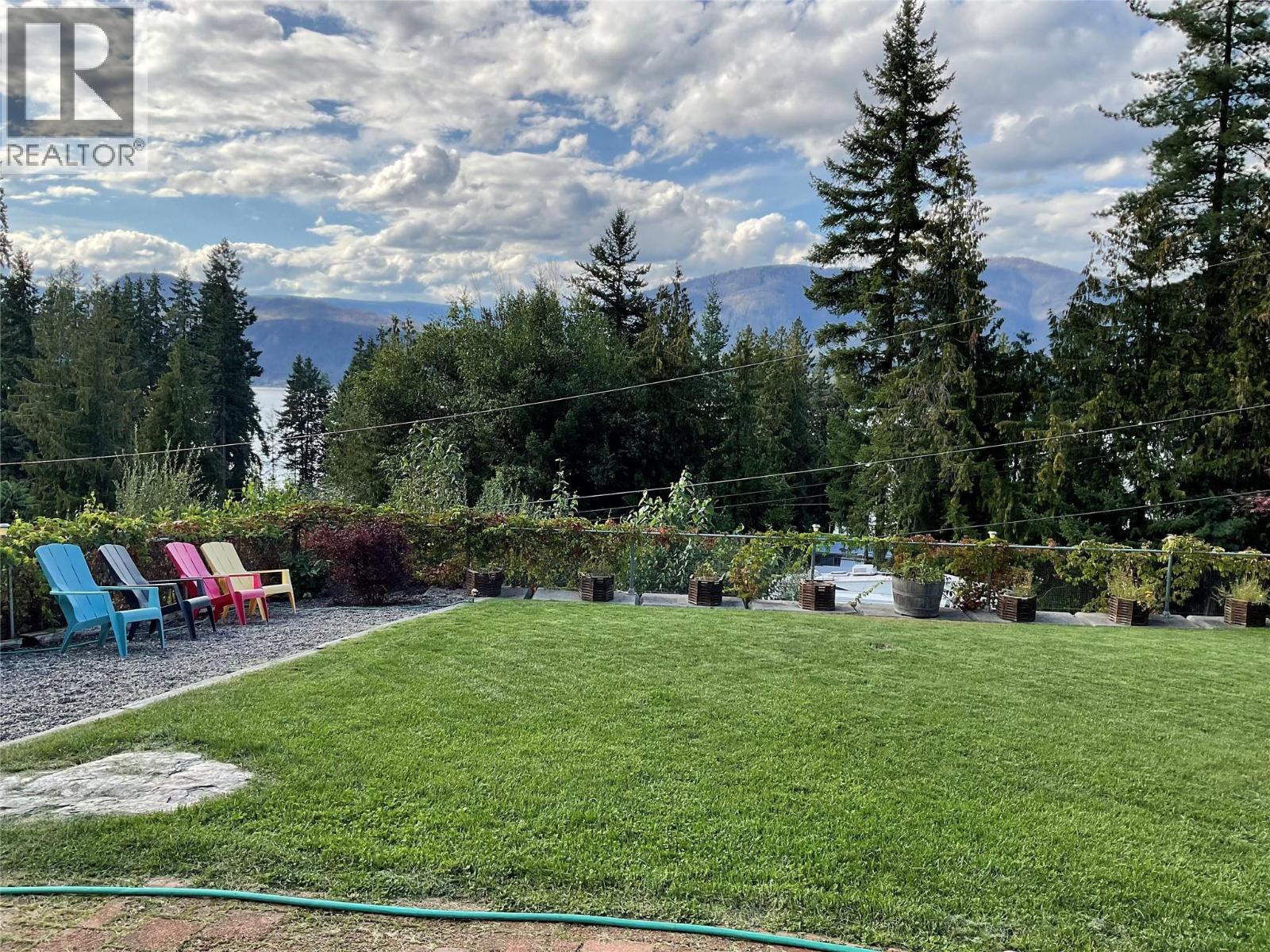 3286 Hurstfield Road, Blind Bay, British Columbia  V0E 1H1 - Photo 4 - 10388403