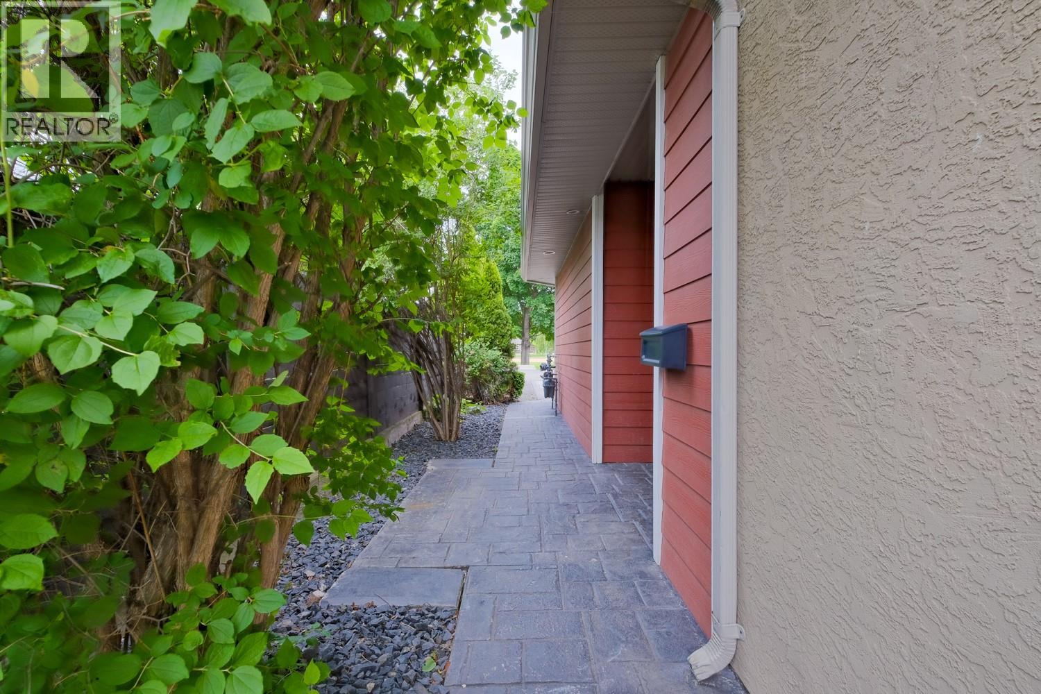 755 Birch Avenue, Kelowna, British Columbia  V1Y 5H3 - Photo 8 - 10388107