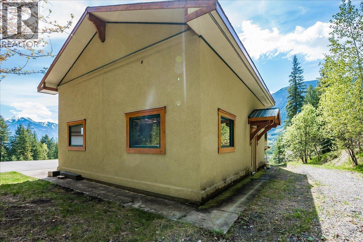 1732 Zwicky Road, Kaslo, British Columbia  V0G 1M0 - Photo 17 - 10388002