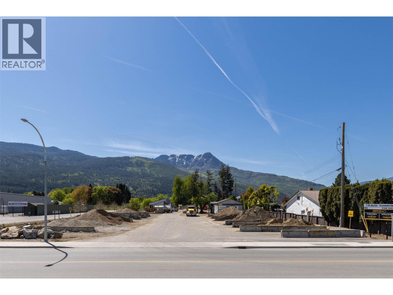 2220/2270 10 Avenue SW, salmon arm, British Columbia