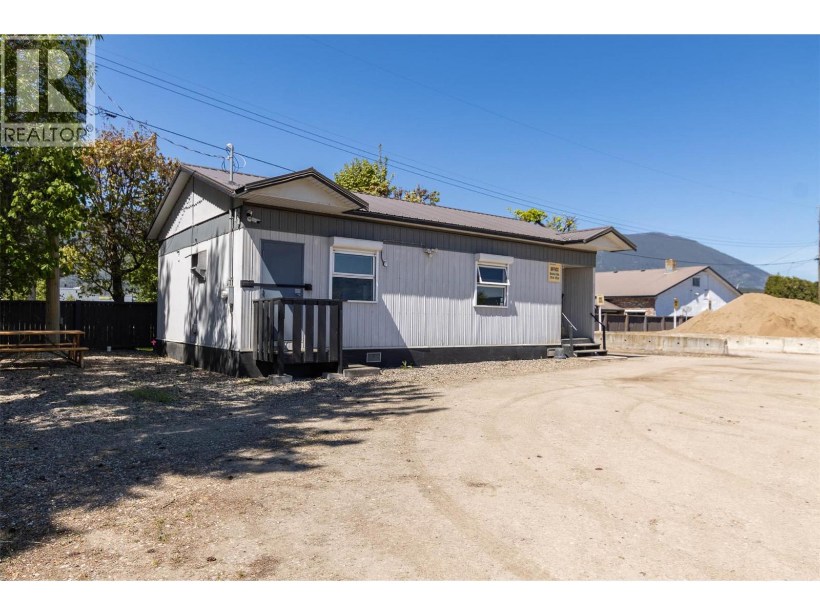 2220/2270 10 Avenue Sw, Salmon Arm, British Columbia  V1E 0E1 - Photo 18 - 10388349