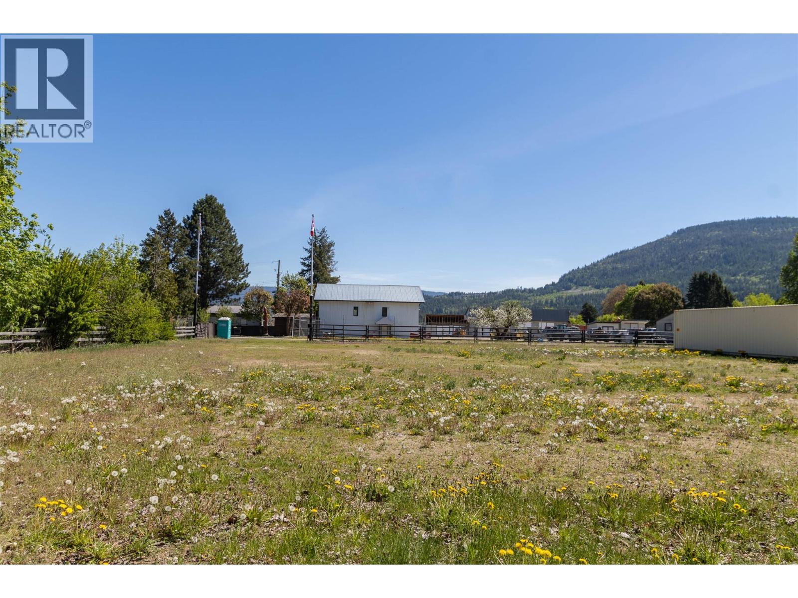 2220/2270 10 Avenue Sw, Salmon Arm, British Columbia  V1E 0E1 - Photo 20 - 10388349