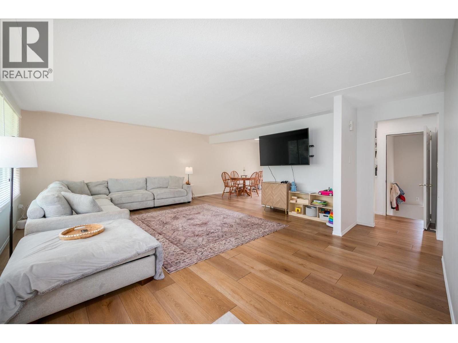 679 Mcclure Road, Kelowna, British Columbia  V1W 1L7 - Photo 4 - 10388487