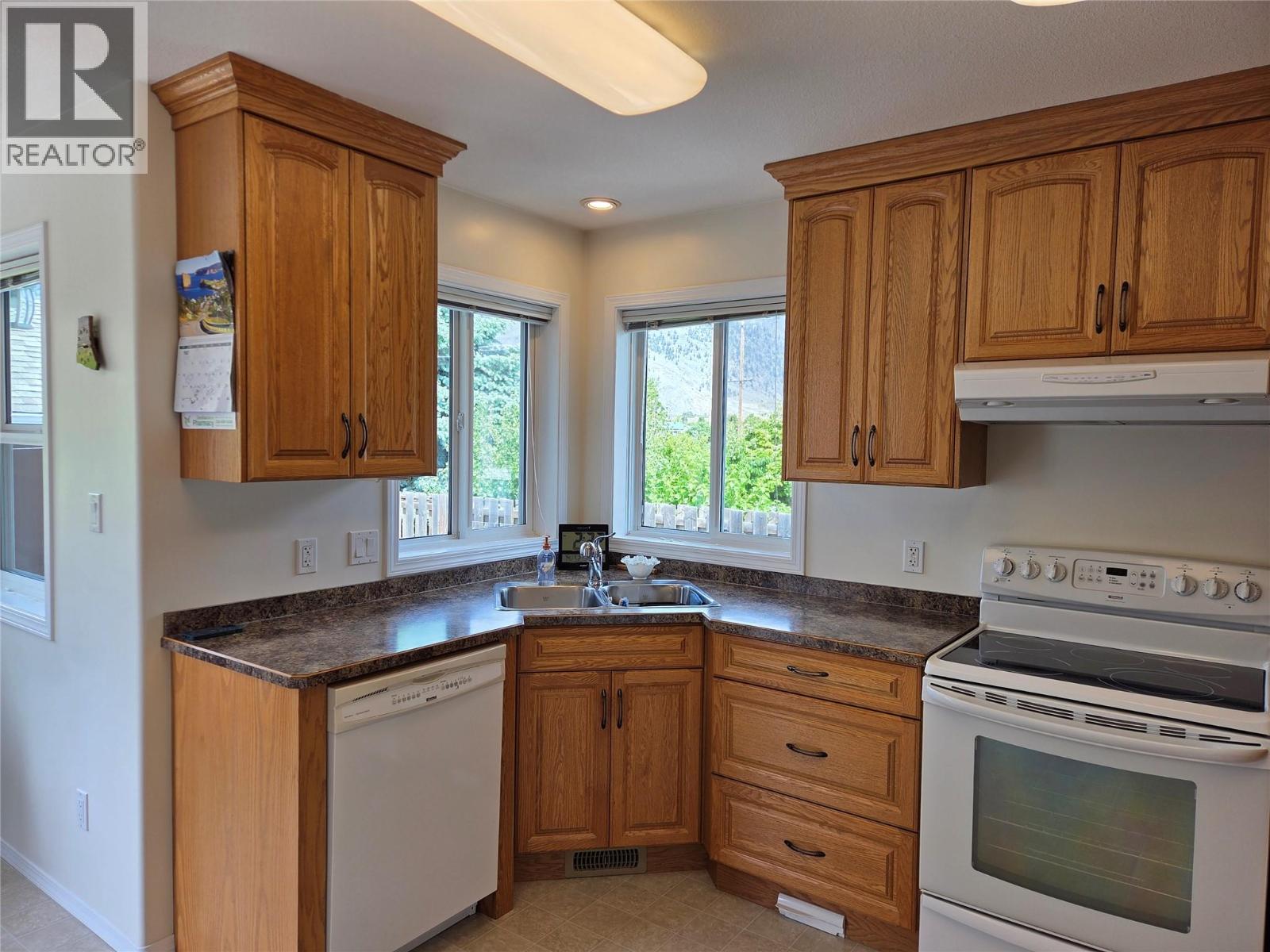 304 9th Avenue, Keremeos, British Columbia  V0X 1N3 - Photo 10 - 10388562