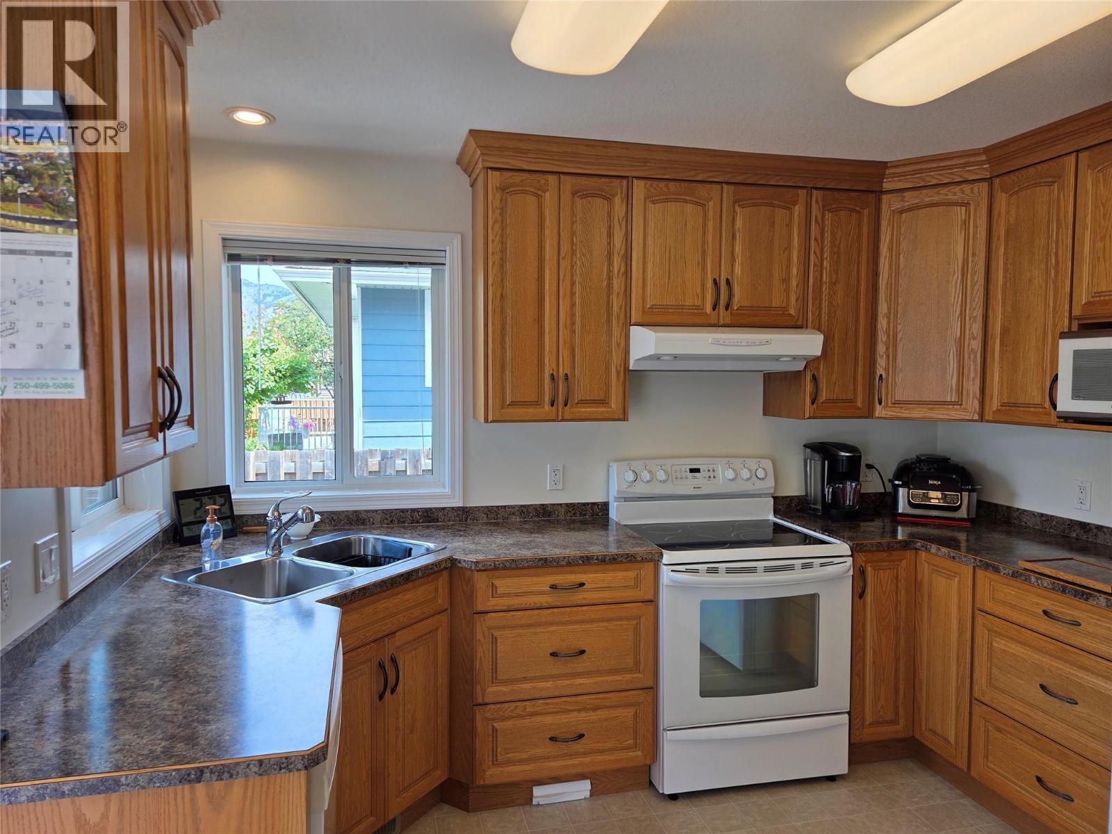 304 9th Avenue, Keremeos, British Columbia  V0X 1N3 - Photo 9 - 10388562