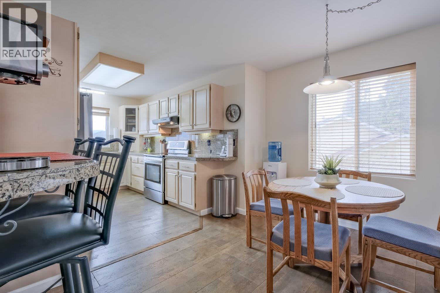 1802 Edgehill Court, Kelowna, British Columbia  V1V 1R7 - Photo 6 - 10388421