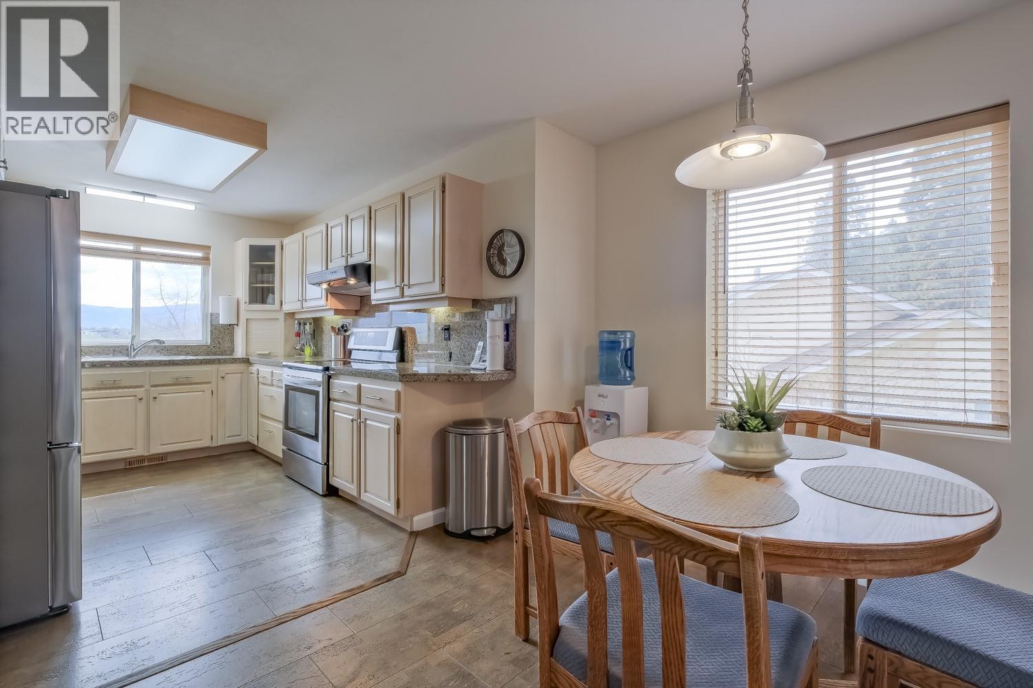 1802 Edgehill Court, Kelowna, British Columbia  V1V 1R7 - Photo 7 - 10388421