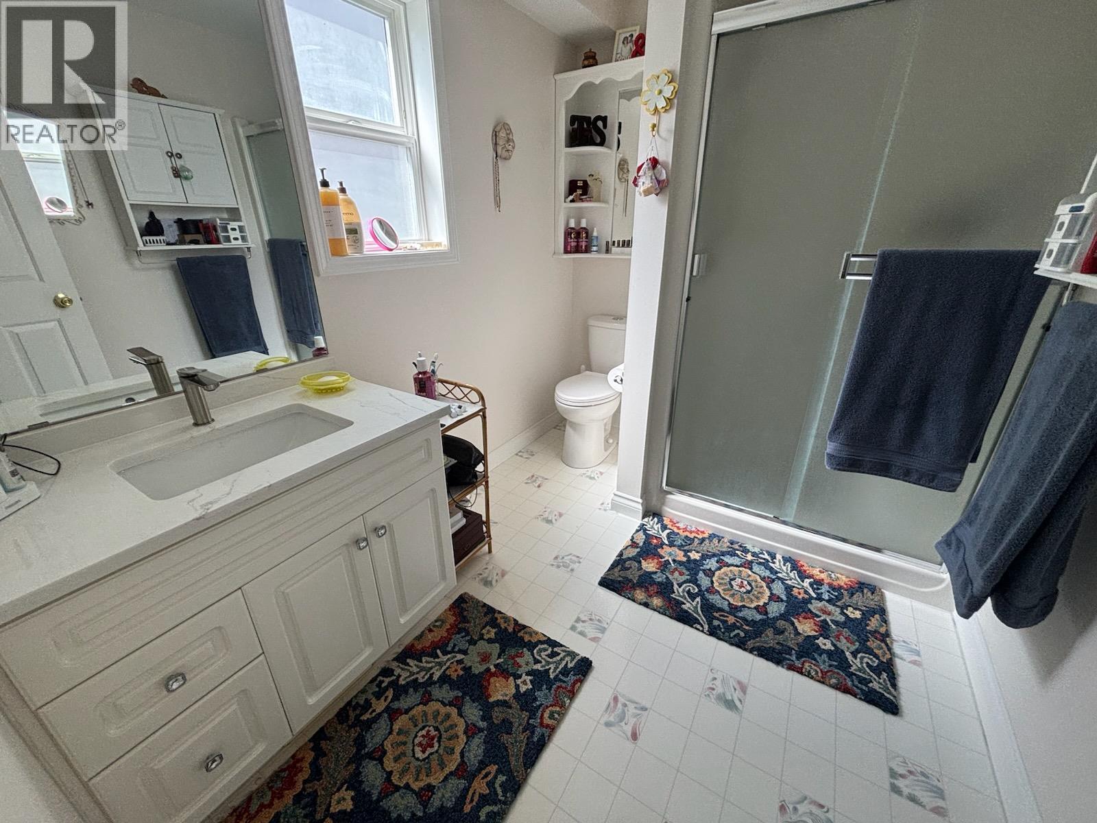 2230 Selkirk Place, Grand Forks, British Columbia  V0H 1H0 - Photo 12 - 10388543