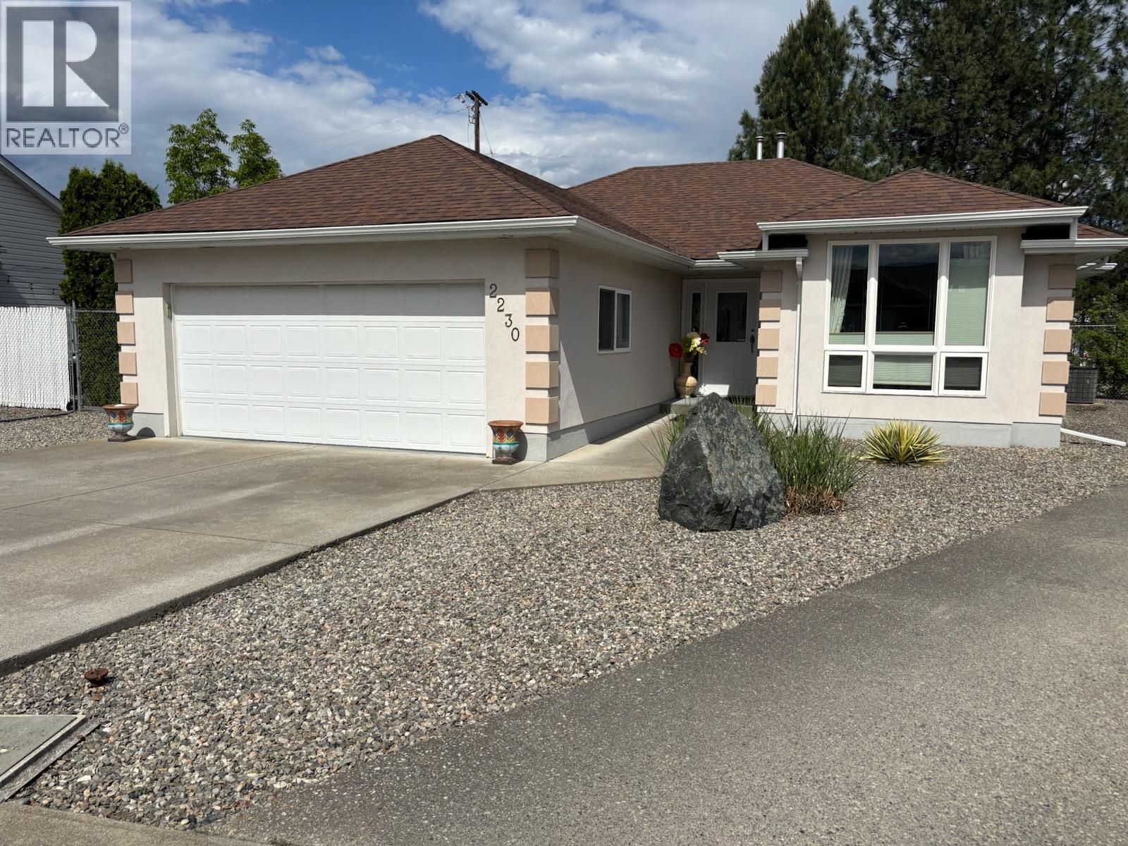 2230 Selkirk Place, Grand Forks, British Columbia  V0H 1H0 - Photo 2 - 10388543