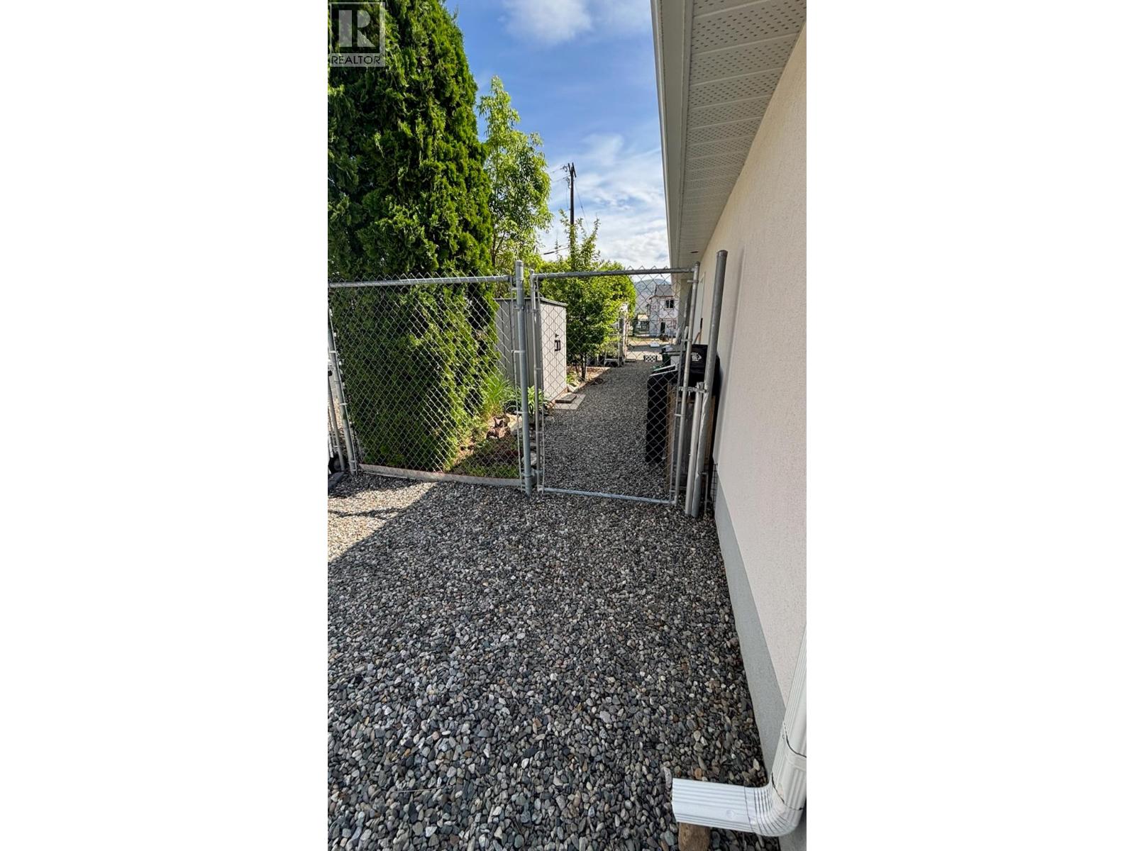 2230 Selkirk Place, Grand Forks, British Columbia  V0H 1H0 - Photo 25 - 10388543
