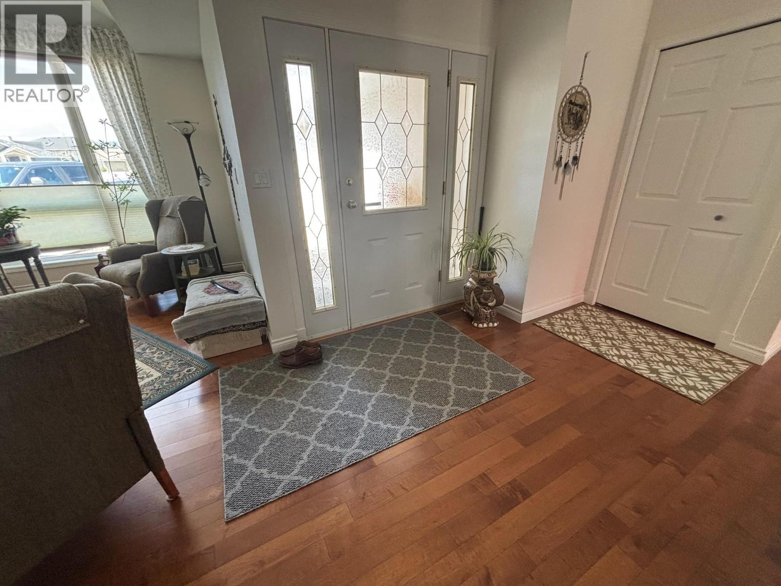 2230 Selkirk Place, Grand Forks, British Columbia  V0H 1H0 - Photo 7 - 10388543