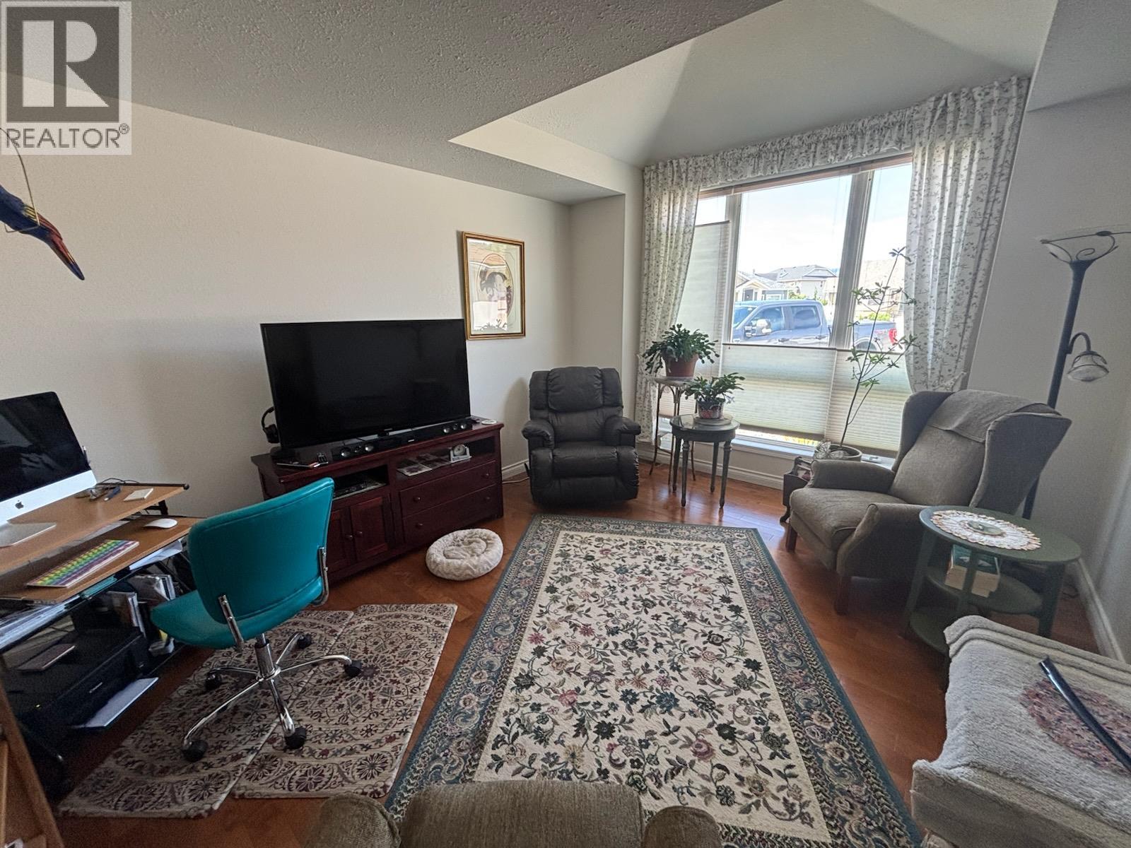 2230 Selkirk Place, Grand Forks, British Columbia  V0H 1H0 - Photo 8 - 10388543
