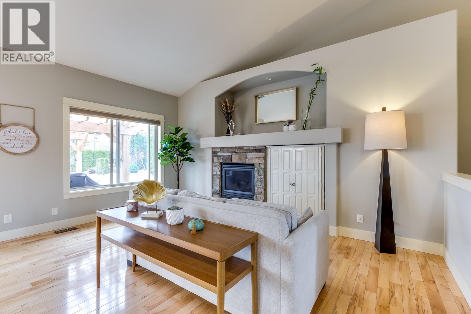 688 Almandine Court, Kelowna, British Columbia  V1W 4Z5 - Photo 11 - 10388480