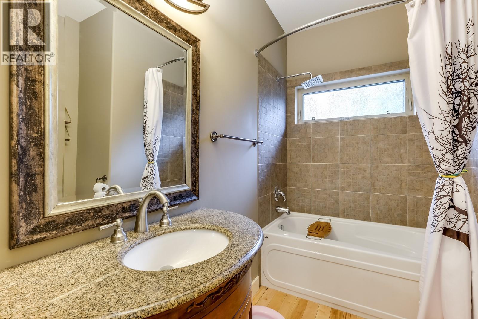 688 Almandine Court, Kelowna, British Columbia  V1W 4Z5 - Photo 15 - 10388480