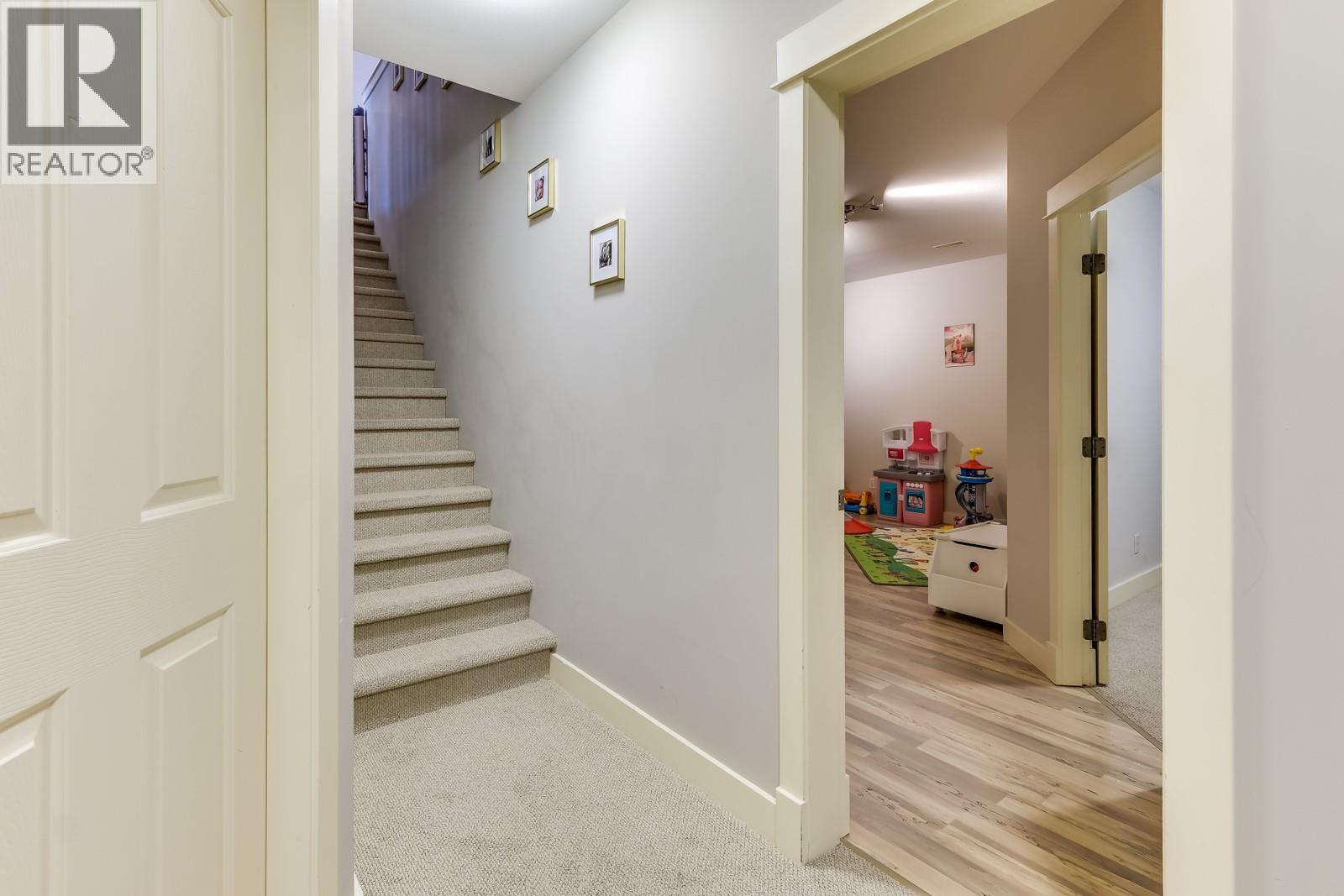 688 Almandine Court, Kelowna, British Columbia  V1W 4Z5 - Photo 21 - 10388480