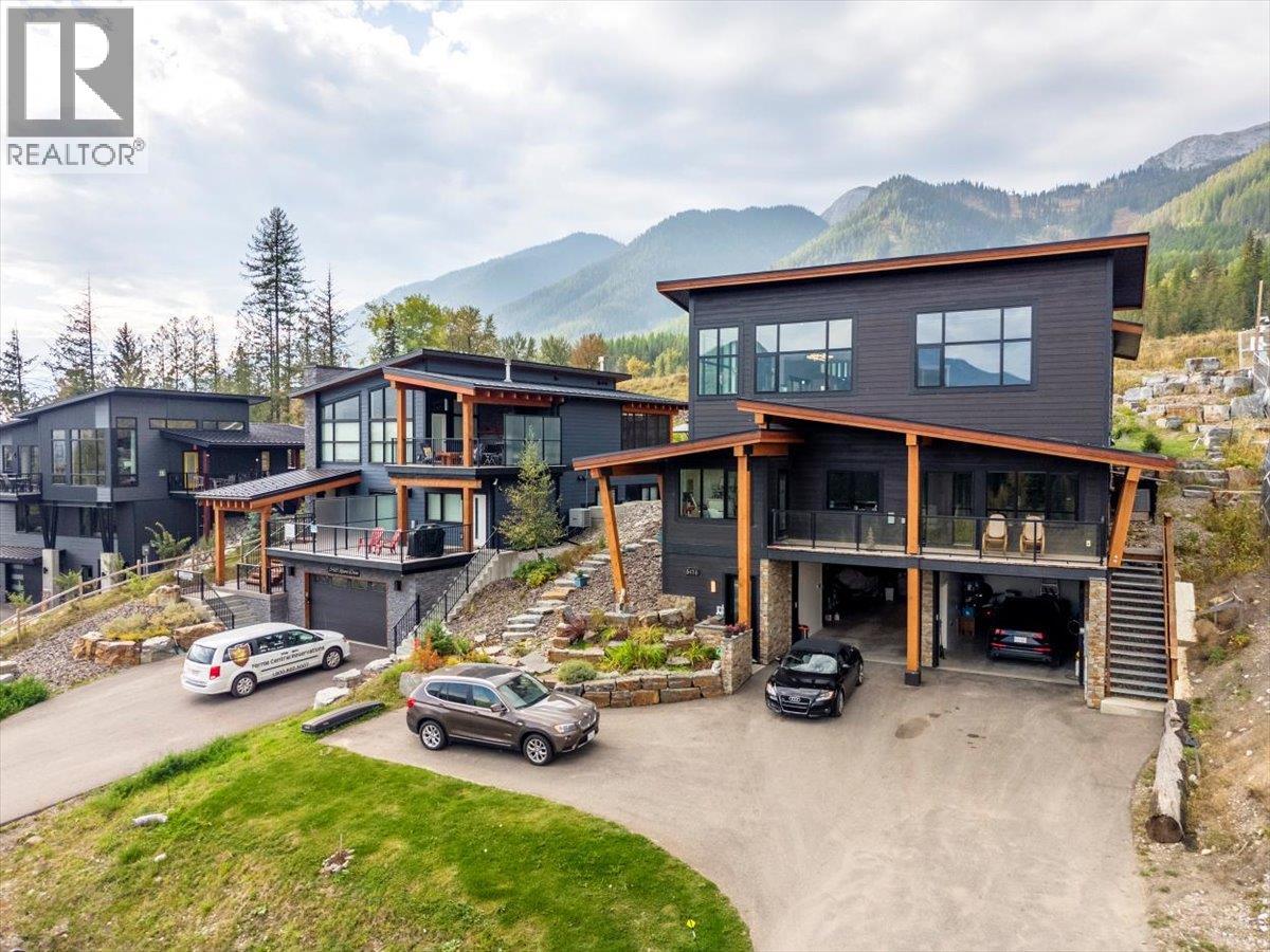 5416 Resort Drive, Fernie, British Columbia  V0B 1M6 - Photo 2 - 10388569