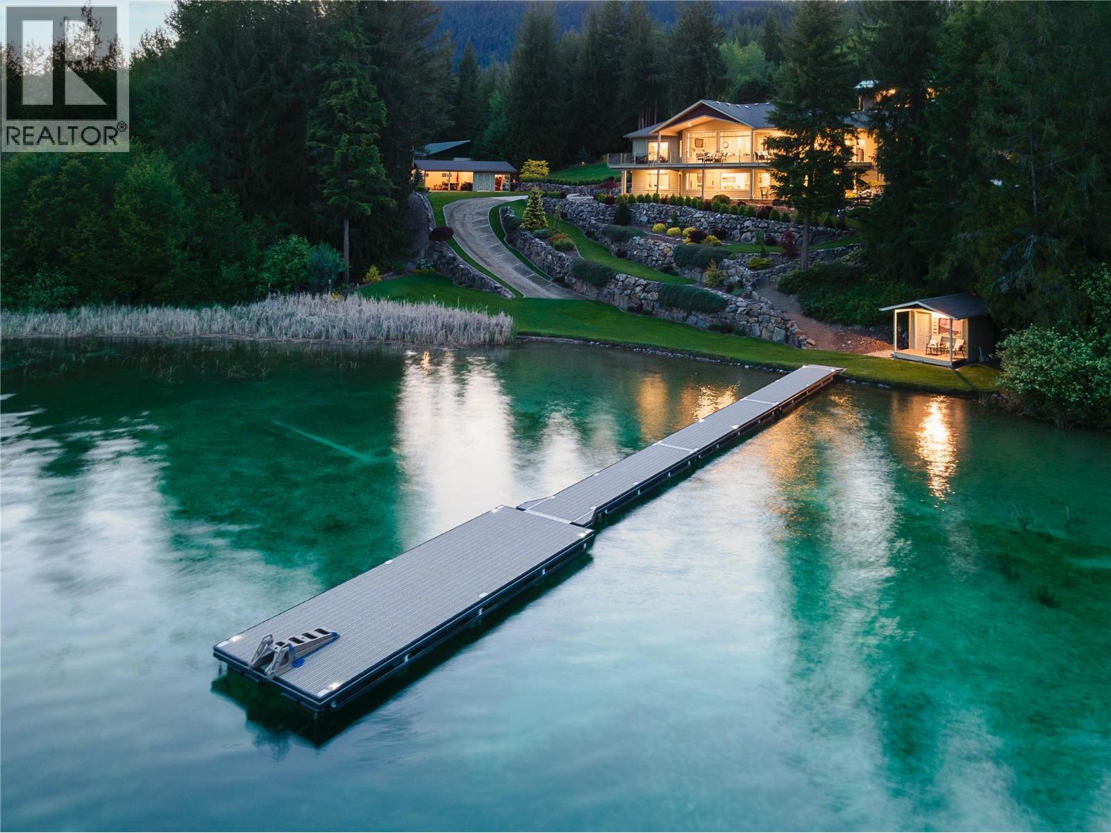 3898 Parri Road, sorrento, British Columbia