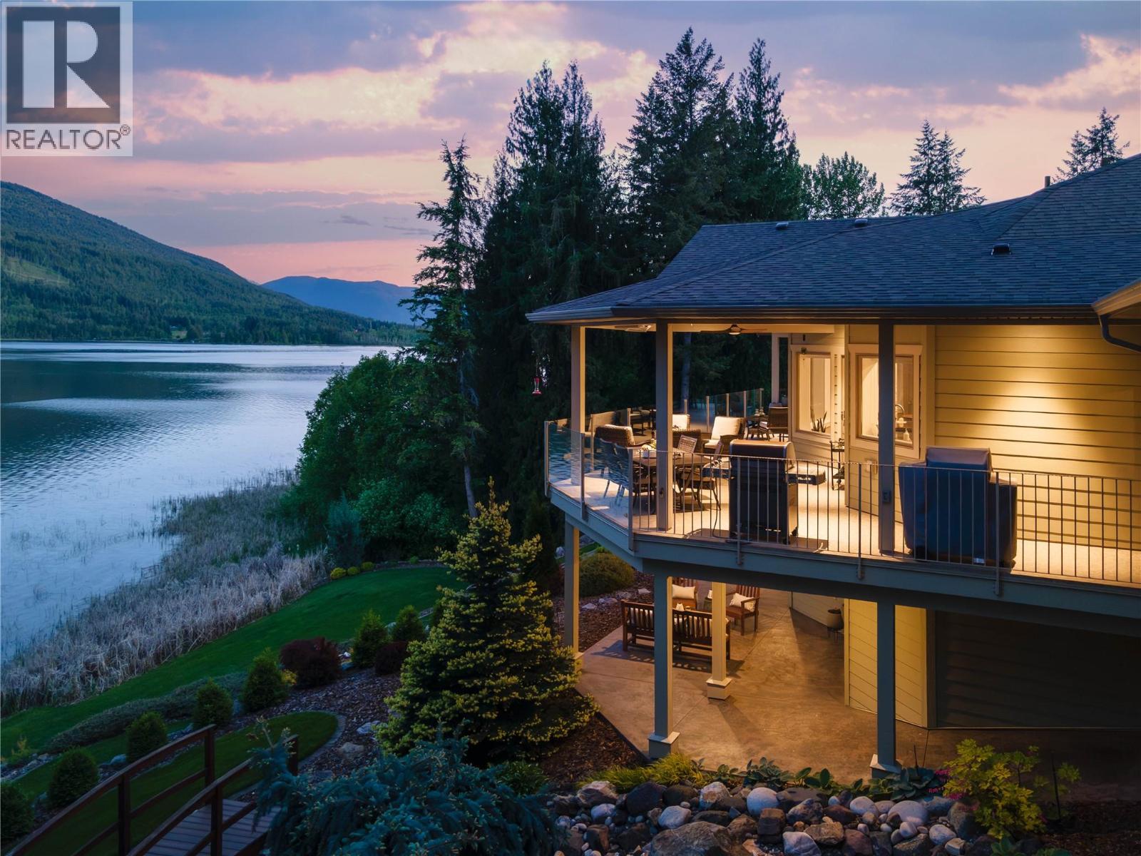 3898 Parri Road, Sorrento, British Columbia  V0E 2W0 - Photo 2 - 10387683
