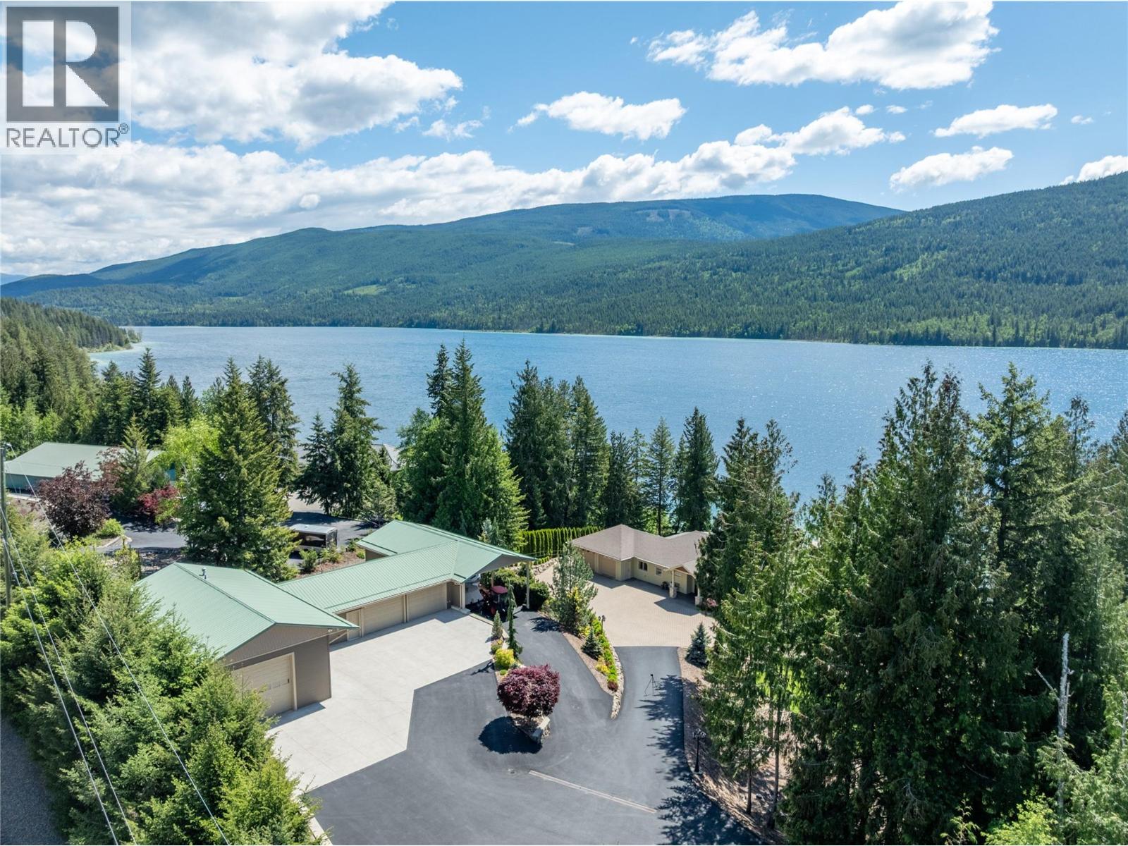 3898 Parri Road, Sorrento, British Columbia  V0E 2W0 - Photo 3 - 10387683