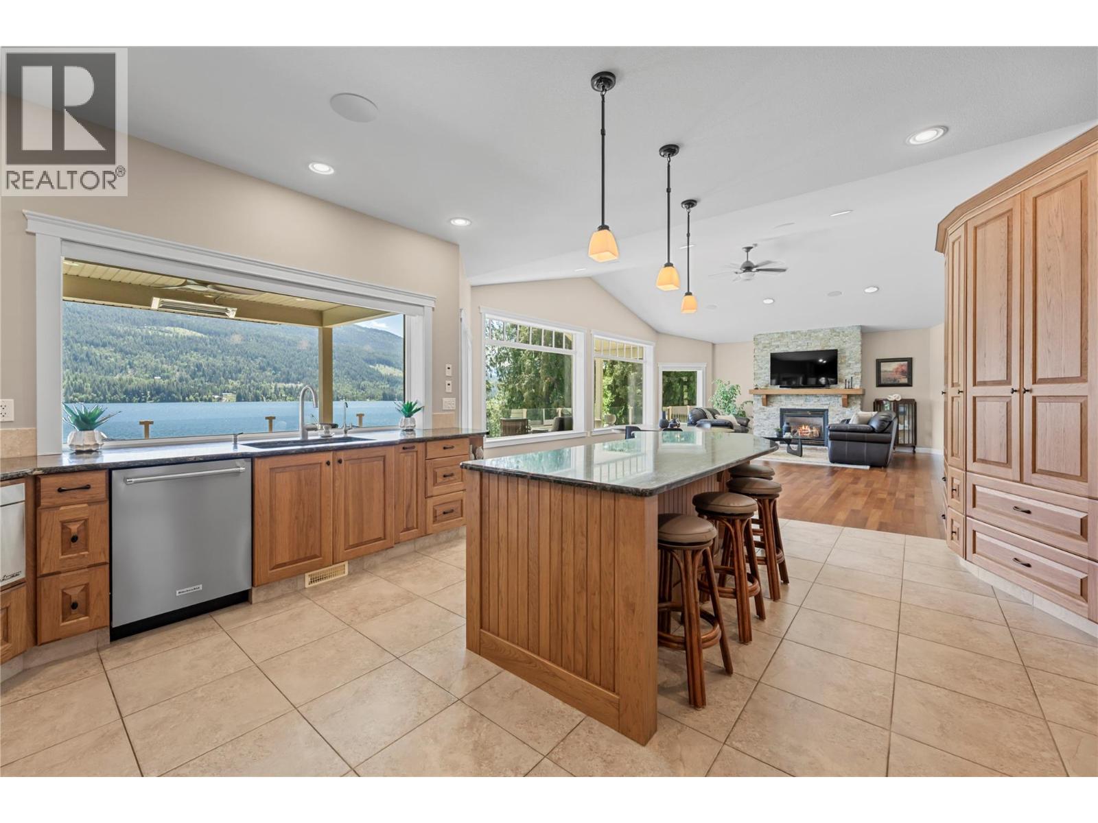 3898 Parri Road, Sorrento, British Columbia  V0E 2W0 - Photo 33 - 10387683