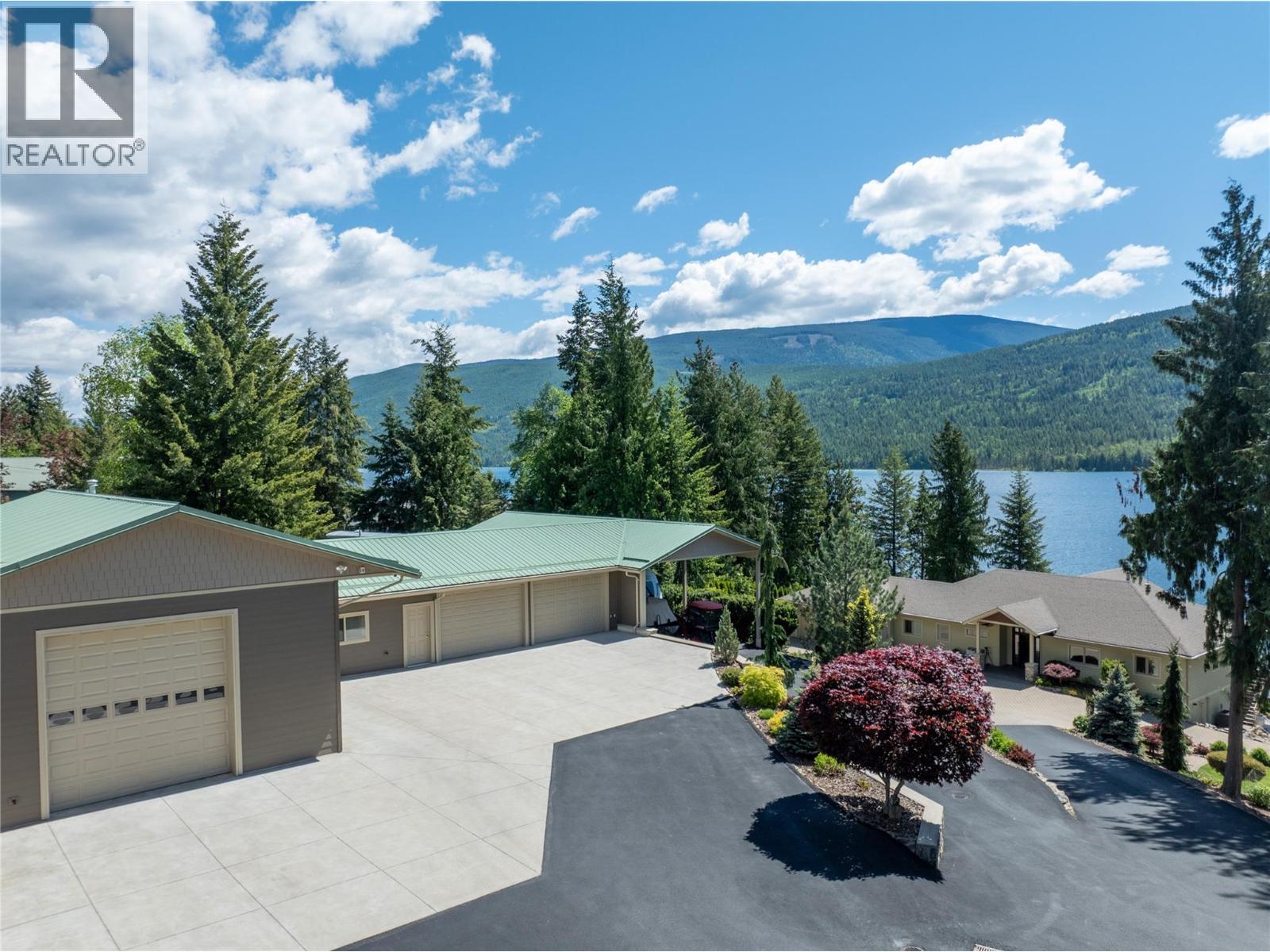 3898 Parri Road, Sorrento, British Columbia  V0E 2W0 - Photo 5 - 10387683