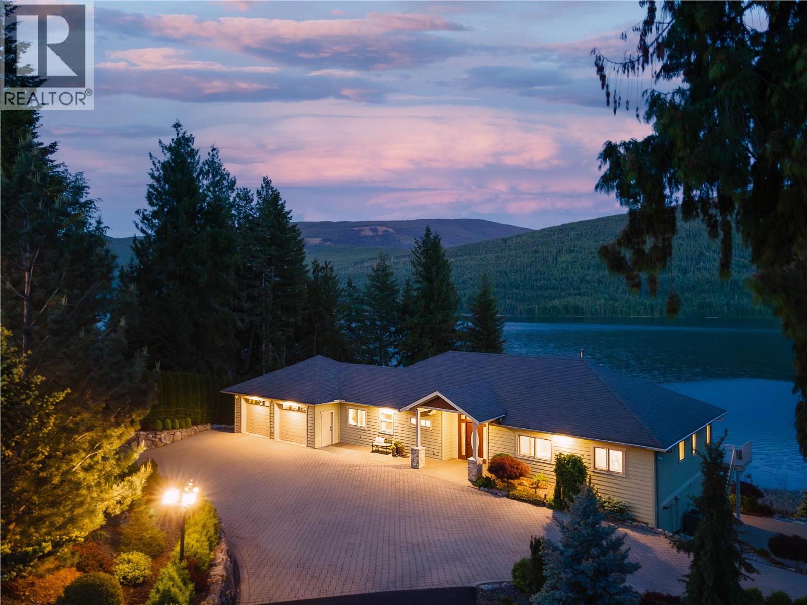3898 Parri Road, Sorrento, British Columbia  V0E 2W0 - Photo 6 - 10387683
